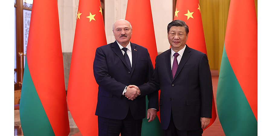 Александр Лукашенко поздравил Си Цзиньпина с единогласным избранием на пост Председателя КНР