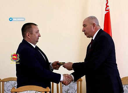 Губернатор Гродненской области Юрий Караев представил активу Вороновского района нового руководителя