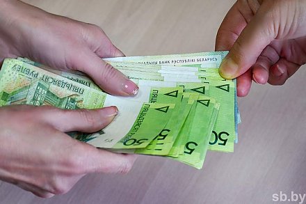 На Гродненщине за взятки задержали директора и главного бухгалтера сельхозорганизации