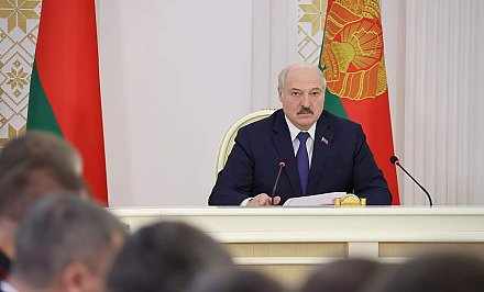 Тема недели: Александр Лукашенко собрал совещание о ходе сельскохозяйственных работ