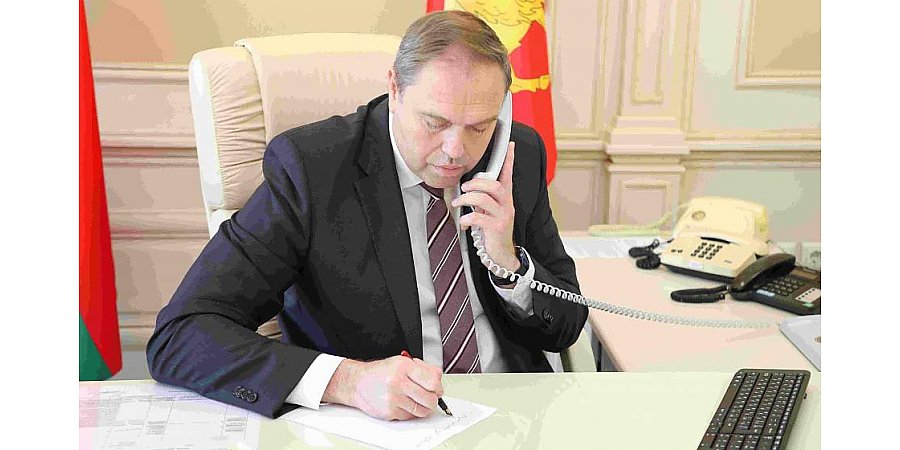 Прямую телефонную линию с жителями региона провел председатель Гродненского облисполкома Владимир Караник