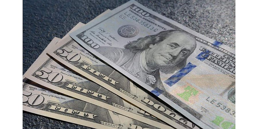 Могут ли в банке принять доллары старого образца и поврежденные купюры, разбираемся