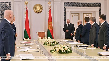 На совещании у Президента рассматривают вопросы поступления и использования иностранной безвозмездной помощи