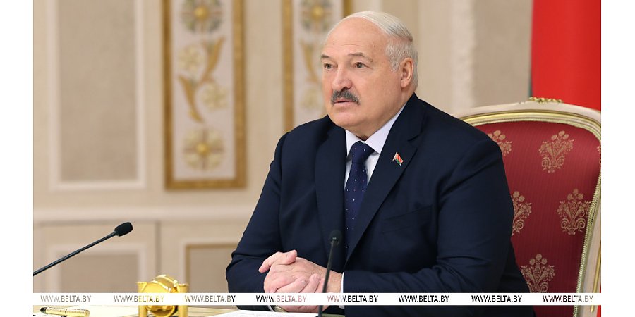 Александр Лукашенко окончательно расставил точки над "i" в вопросе ношения в Беларуси георгиевских ленточек