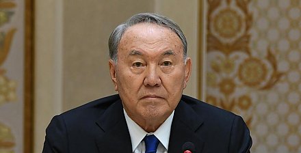 Нурсултан Назарбаев поздравил Александра Лукашенко с победой на выборах