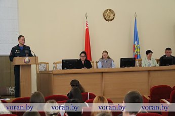 Ответственность каждого из нас. Областная информационно-пропагандистская группа встретилась с работающей молодежью района