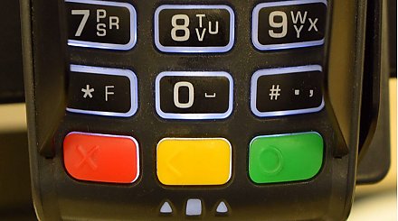 МНС разъяснило, кому с 1 июля 2025 года нужно будет использовать кассы и платежные терминалы