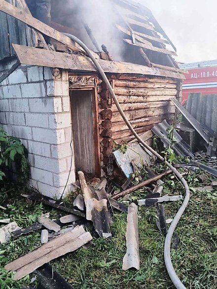 Пожар в Вороновском районе: в деревне Пеляса горела частная баня