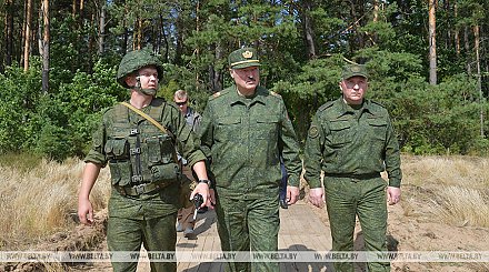 Лукашенко прибыл на военный полигон под Гродно