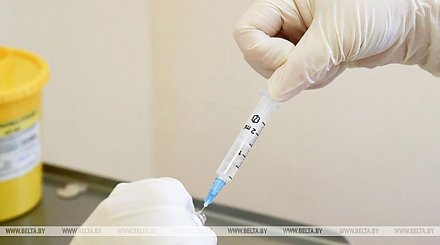 В тотальной вакцинации от коронавируса нет научной необходимости - эксперт