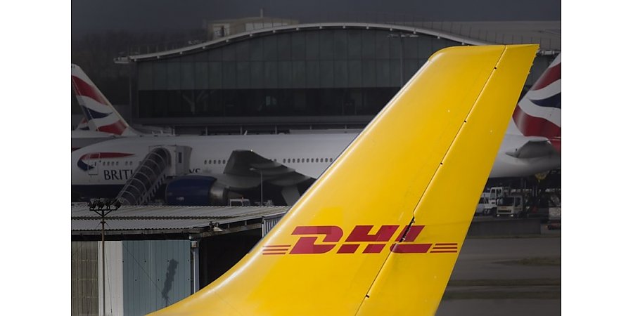 DHL приостановила доставку посылок в Россию и Беларусь