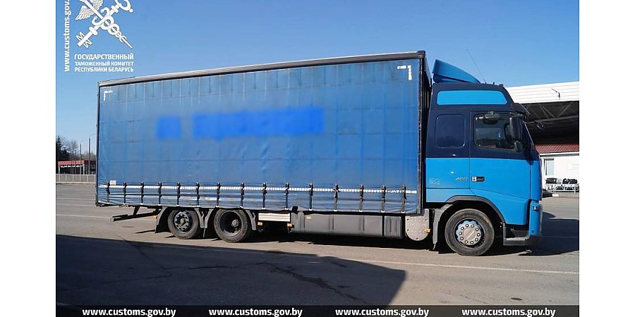 Казахский перевозчик пытался сэкономить на таможенных платежах при перемещении грузовых автомобилей