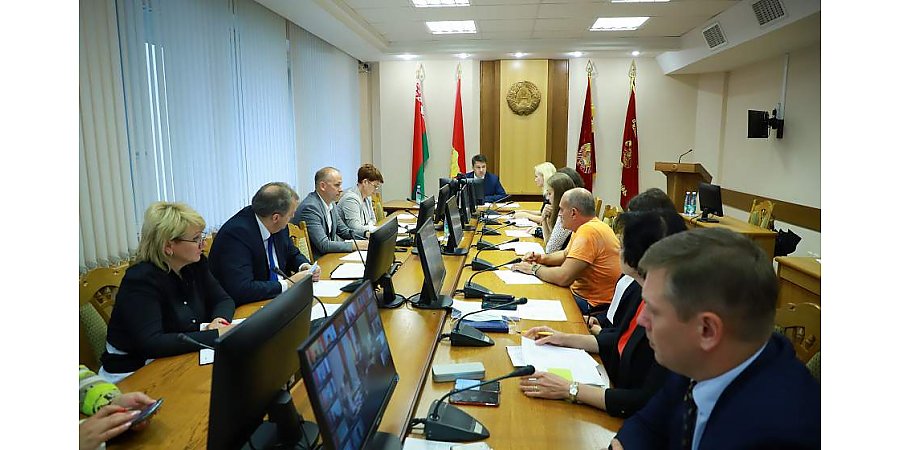 Безбарьерная среда: с какими проблемами приходится сталкиваться людям с ограниченными возможностями сегодня и как планируется их решать – это обсудили в облисполкоме