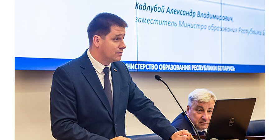 Новые учебники по истории и уроки памяти. Александр Кадлубай рассказал о гражданско-патриотическом воспитании