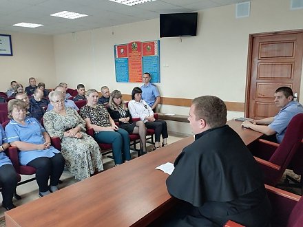 Священнослужитель санктуария Милосердия Божьего г.п. Вороново встретился с сотрудниками отдела Департамента охраны Министерства внутренних дел