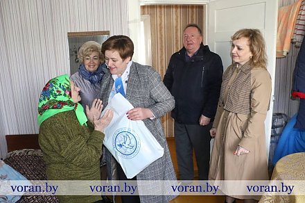 Мира вам!  С таким пожеланием входила в дома земляков председатель районного отделения Белорусского фонда мира Зофия Вильбик