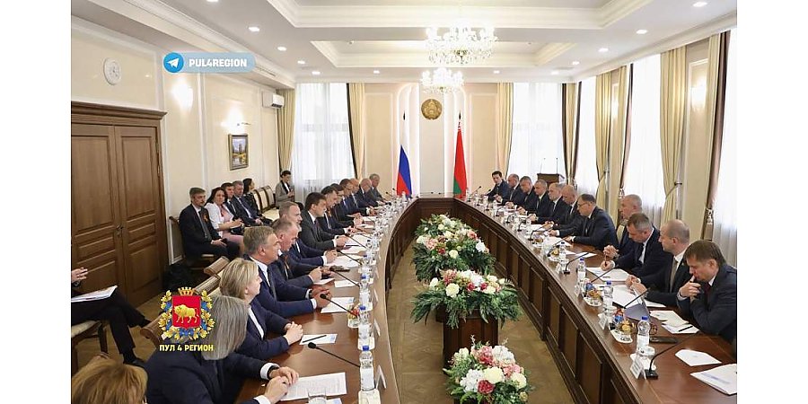 В Доме Правительства прошла встреча заместителя Премьер-министра Виктора Каранкевича с губернатором Красноярского края России Михаилом Котюковым