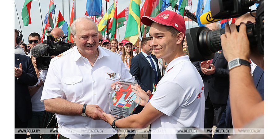 Александр Лукашенко пообщался с участниками "Поезда Памяти" и ответил на главный вопрос в жизни любого Президента