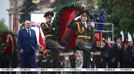 День Победы в двух столицах, награды героям нашего времени и бюджетные "коврижки". Итоги недели Президента