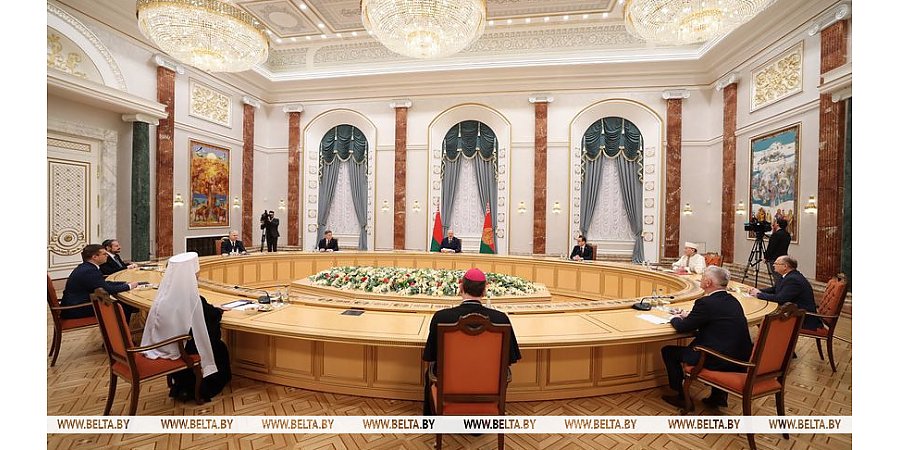 О конфессиональных центрах, религиозном образовании и общих ценностях. Подробности встречи у Александра Лукашенко