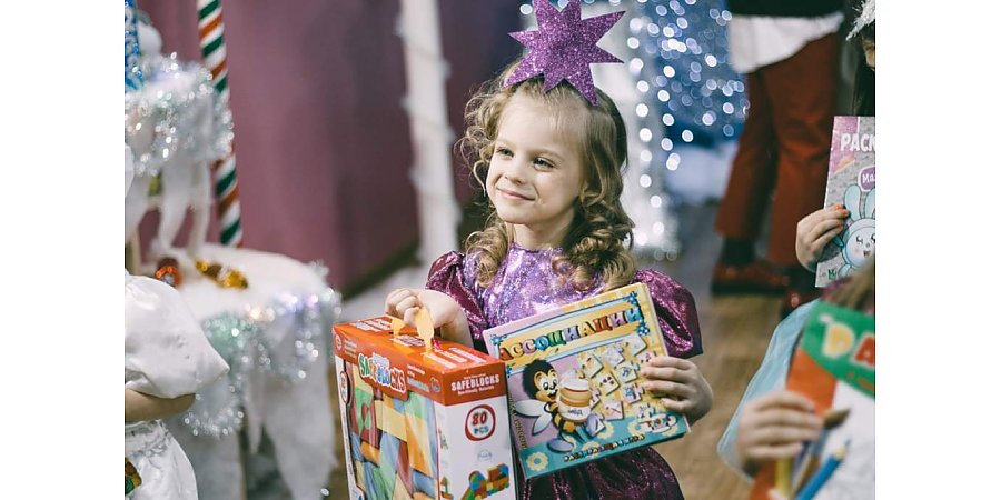 В Беларуси проходит благотворительная акция «Елка желаний»