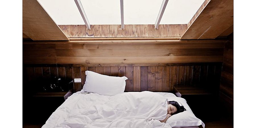 Ученые установили влияние недостатка сна на походку человека