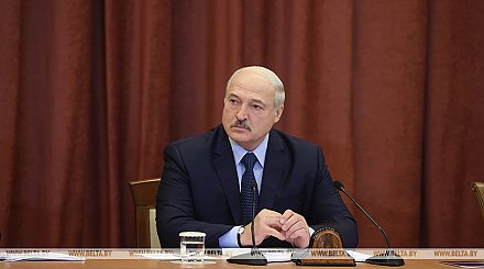 Лукашенко посещает Национальную академию наук