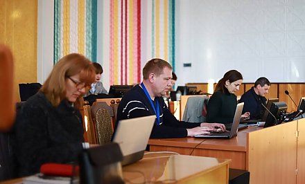 «Работать в режиме нон-стоп». Как СМИ будут освещать День белорусской письменности в Слониме