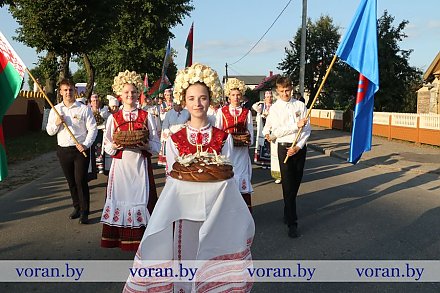 Вітайце, ідуць хлебаробы!