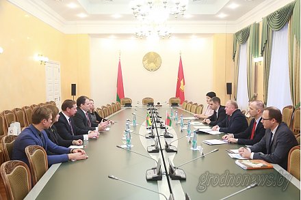 Поезд между Гродно и Вильнюсом и велосипедные туристы. В облисполкоме обсудили сотрудничество Гродненщины и Литвы