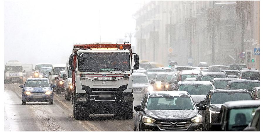 Как обезопасить себя в непогоду? Спасатели дали рекомендации