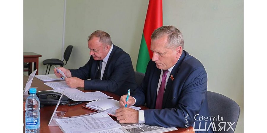 Приём граждан и прямую телефонную линию провели в Сморгони председатель Комитета госконтроля Гродненской области и прокурор области