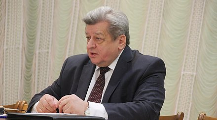 Общий дом для всех национальностей и конфессий. Леонид Гуляко, уполномоченный по делам религий и национальностей Беларуси, провел прием граждан в Кореличах