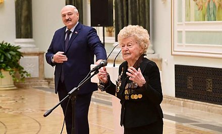 Александр Лукашенко поздравил ветерана Великой Отечественной войны Валентину Баранову с 100-летним юбилеем
