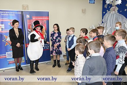 Чтобы поверили дети в сказку… Депутаты Вороновщины присоединились к республиканской благотворительной акции «Наши дети»