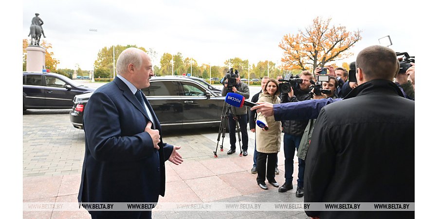 Александр Лукашенко прибыл на неформальную встречу глав государств СНГ