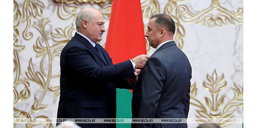 "Родная земля в надежных руках". Александр Лукашенко вручил награды труженикам АПК