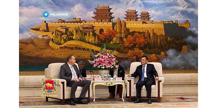 В городе Ланьчжоу состоялась встреча губернатора Гродненской области Владимира Караника с губернатором провинции Ганьсу Жэнь Чжэньхэ