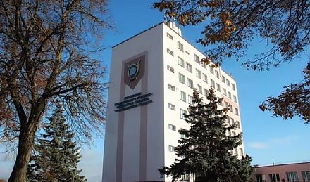 Причиной нападения мужчины на женщину с ребенком в Гродно стал Государственный флаг на их квадроцикле