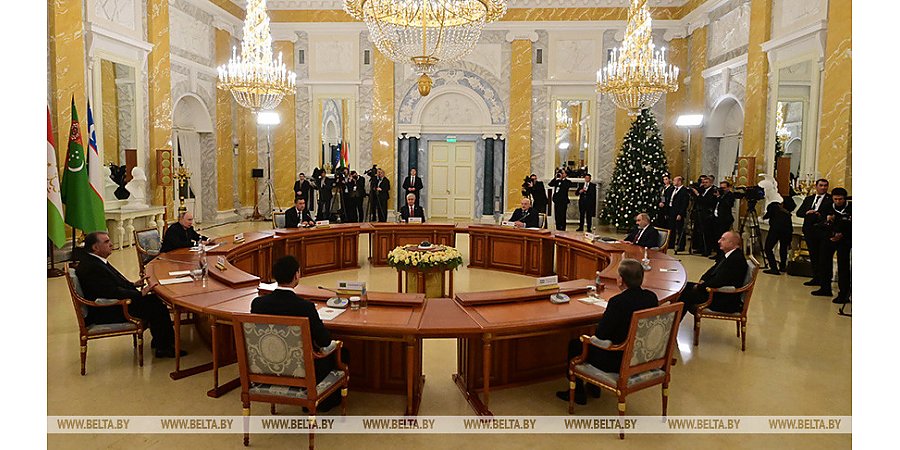Александр Лукашенко принял участие в неформальной встрече лидеров стран СНГ