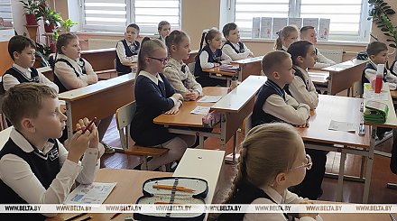 Листая страницы общей истории. Уроки ко Дню единения народов Беларуси и России прошли в школах Гродно