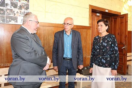 Около тысячи паломников, которые приехали из Израиля, Европы, Америки поклониться могиле раввина, философа Хафеца Хаима, принял городской поселок Радунь (Дополнено)