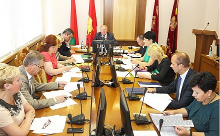 Чтобы дети росли здоровыми: организация питания, их физическая активность – эти вопросы обсудили в облисполкоме (Будет дополнено)