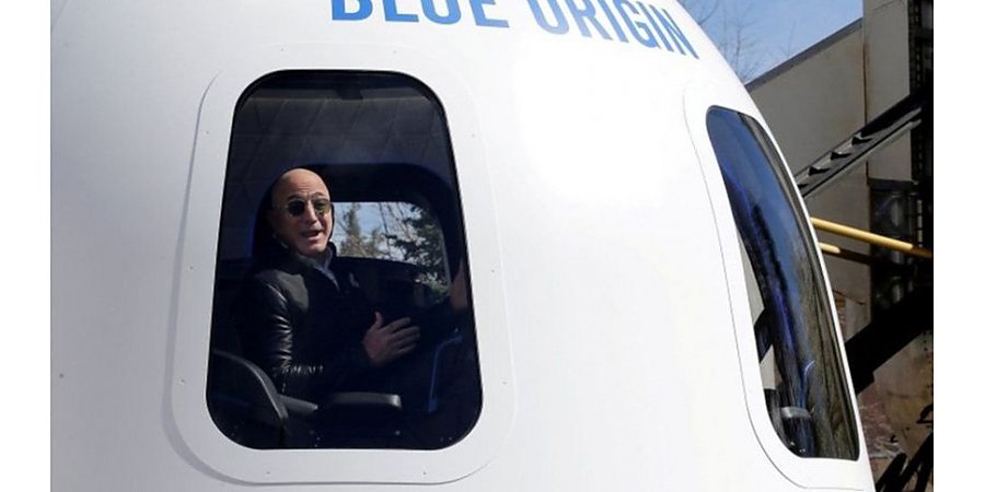 Компания мультимиллионера Джеффа Безоса получила лицензию на полеты людей в космос