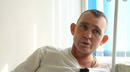 "Сегодняшнюю ночь не спал - это от радости". Российским военным оказывают медпомощь после обмена