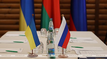Подоляк заявил, что третий раунд переговоров РФ и Украины пройдет "в ближайший день-два"