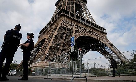 После трехмесячного перерыва открывается Эйфелева башня в Париже