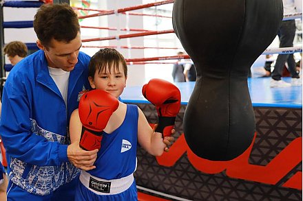 Какие инициативы помогают «вытянуть» детей с улицы и оградить от дурного влияния