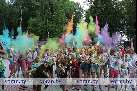 Фестиваль красок "Холли" прошел в Вороново (Фоторепортаж. Будет дополнено)