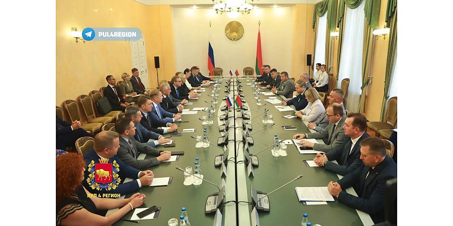 Председатель облисполкома Владимир Караник встретился с губернатором Томской области Владимиром Мазуром